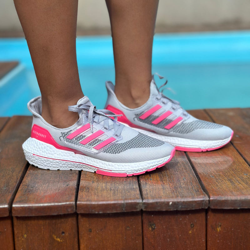 Tênis Adidas Ultraboost 21 - Cinza/Rosa