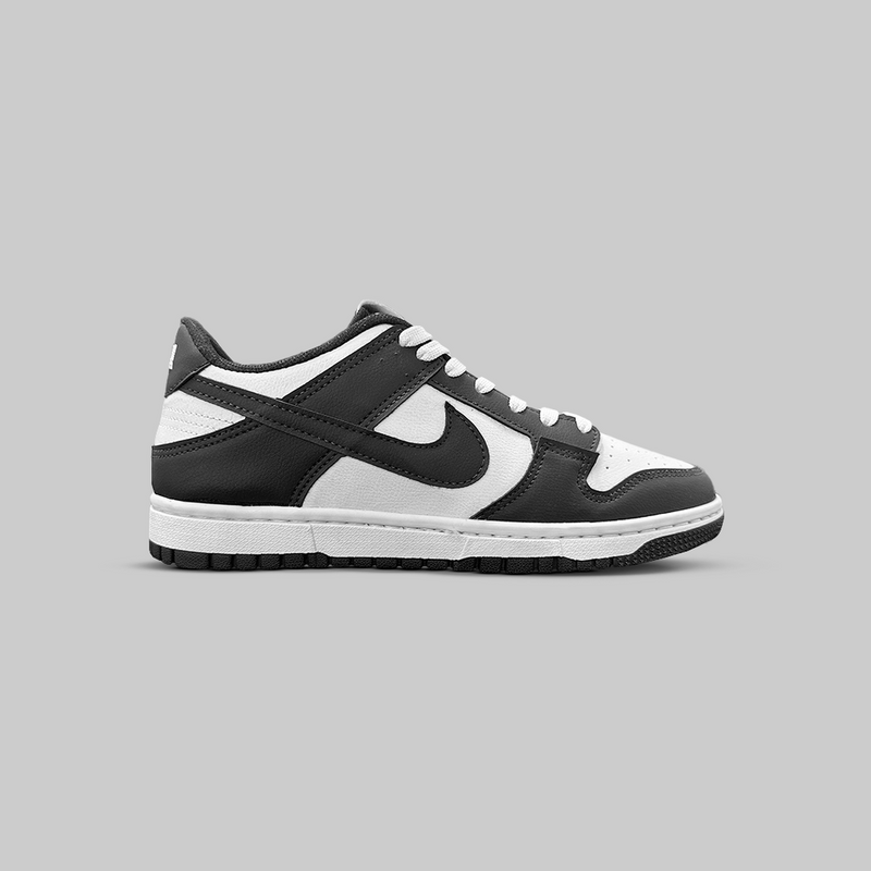 Tênis Nike Dunk Low SB - Preto/Branco