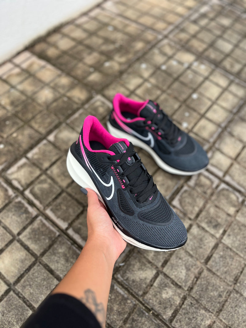 Tênis Nike Vomero 17 - Preto/Rosa