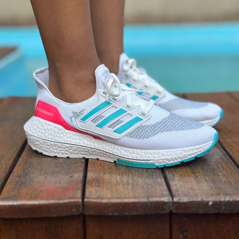 Tênis Adidas Ultraboost 21 - Branco/Azul/Rosa