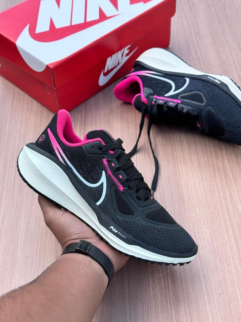 Tênis Nike Vomero 17 - Preto/Rosa