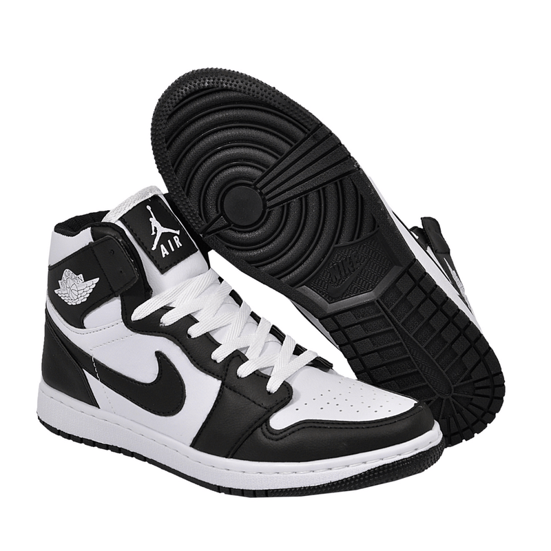 Tênis Nike Air Jordan 1 Retro - Preto/Branco